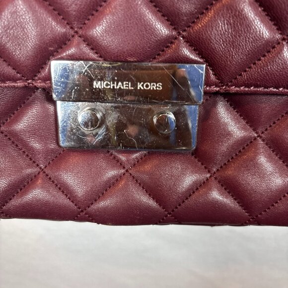 Michael Kors Quilted Leather Shoulder Bag With Chain Strap - Picture 5 of 12
